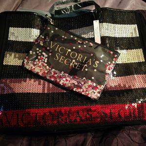 VS 2017 Black Friday Sequin tote w wristlet